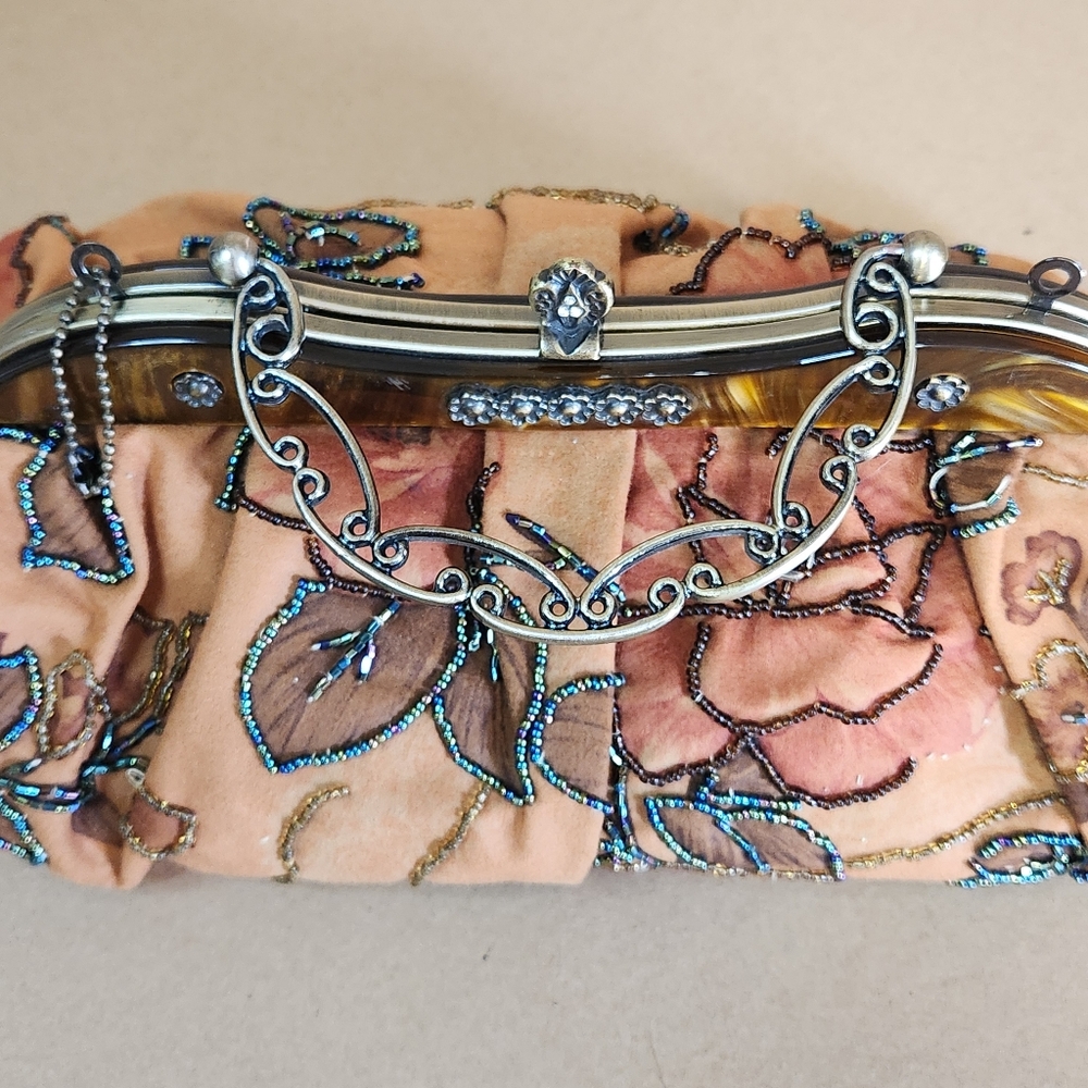 Victorian Beaded evening bag, floral bag Metal Strap Acetate, Seed Beads, Lucite - Picture 4 of 10